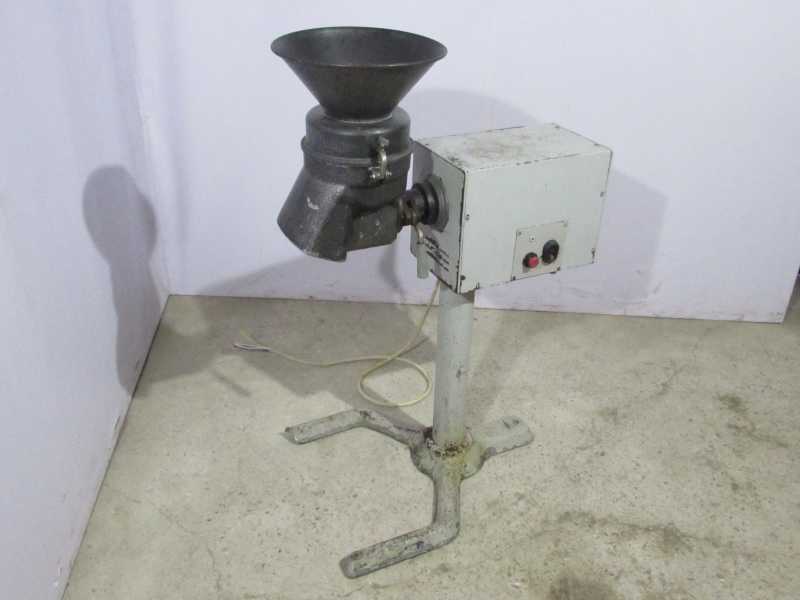 Купить УКМ Торгомаш ЛКИМ 101245.001ТУ (мясорубка, миксер, овощерезка)