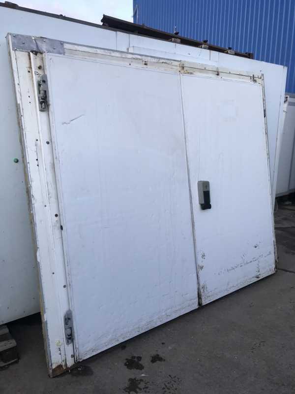 Купить Дверь холодильная распашная