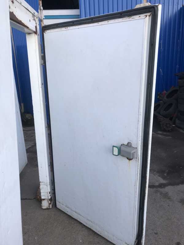 Купить Дверь холодильная распашная