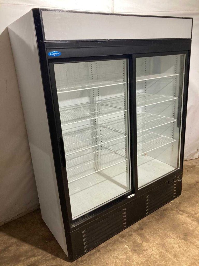 Как выбрать холодильный шкаф для общепита