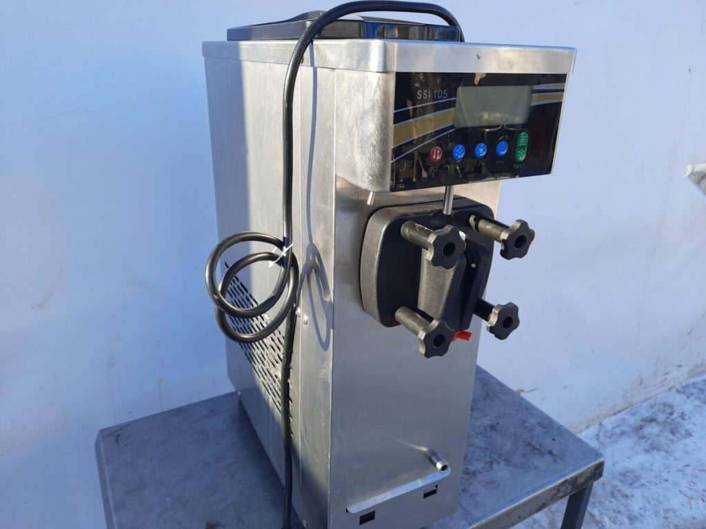 Как работает фризер мороженого Koreco SSI105