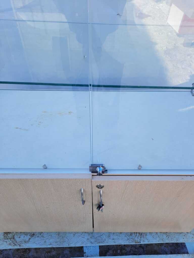 Купить Стойка витрина 80/50/200