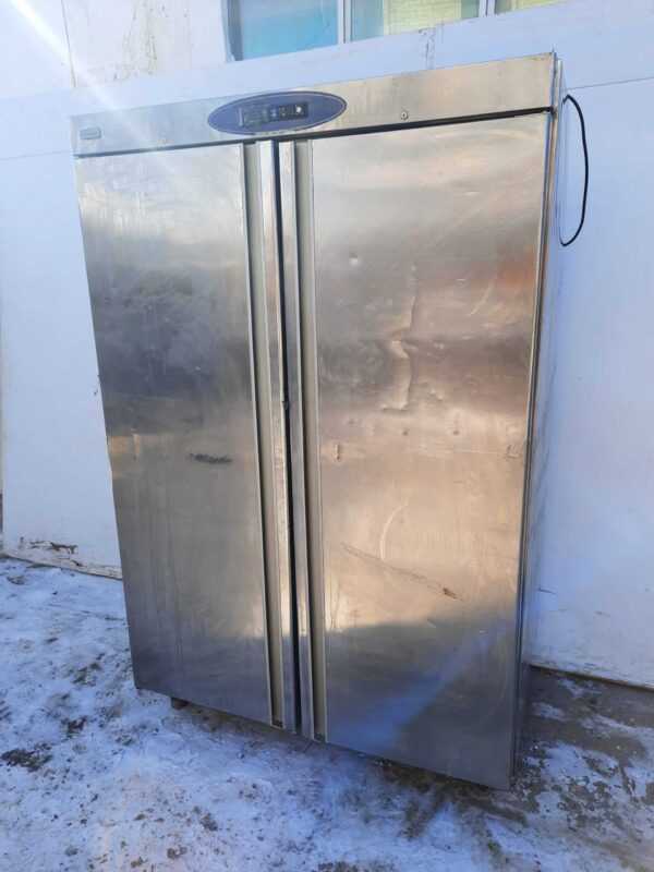 Купить Шкаф Electrolux CM13RF4M холодильный