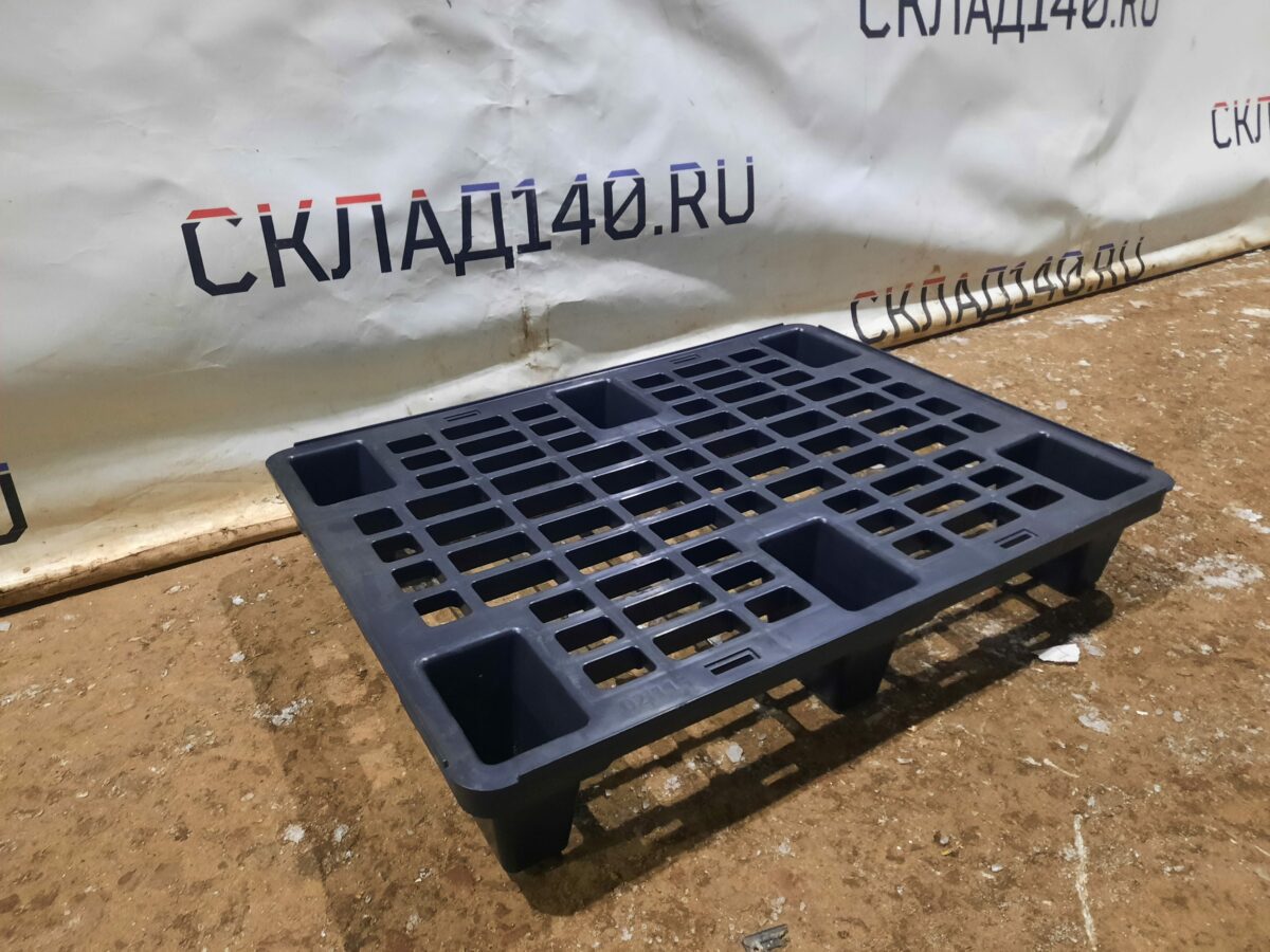 Купить Легкий перфорированный пластиковый поддон на ножках черный iplast 800x600x140