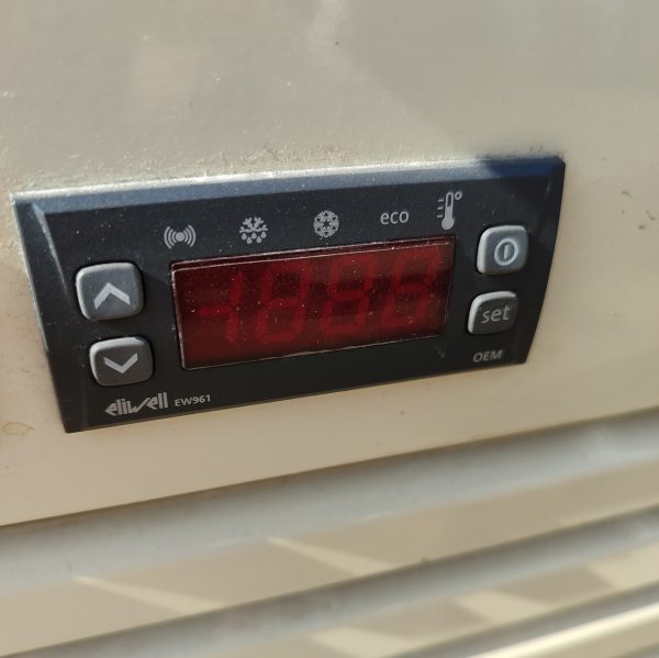 Купить Вертикальная кондитерская витрина POLUS D4 VM 400-2