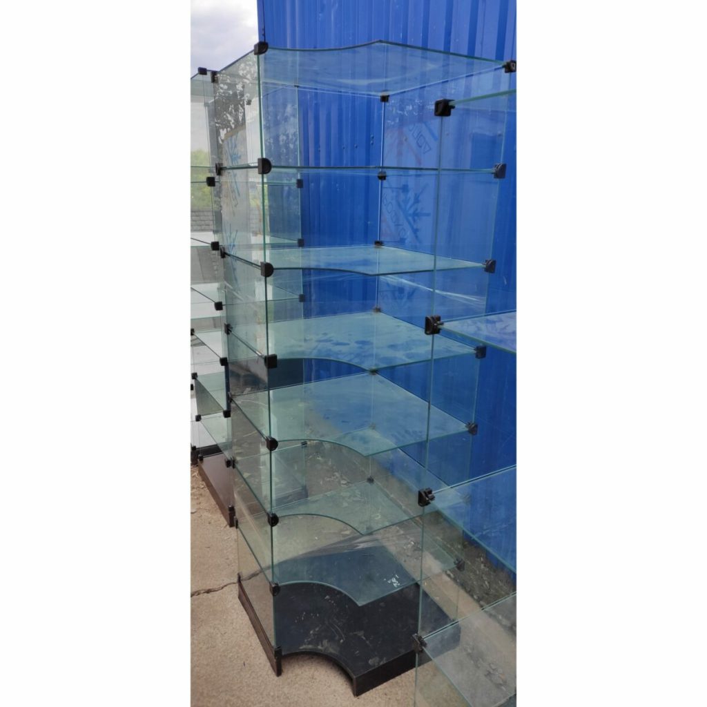 Витрина стеклянная кубы