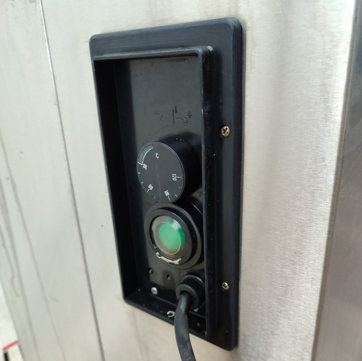 Купить Мармит тепловой для тарелок на колесах диаметр 31 см