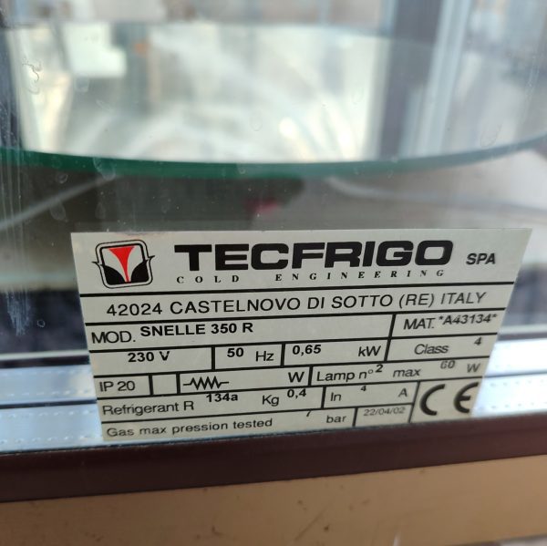 Купить Витрина кондитерская вертикальная Tecfrigo Snelle 350 R