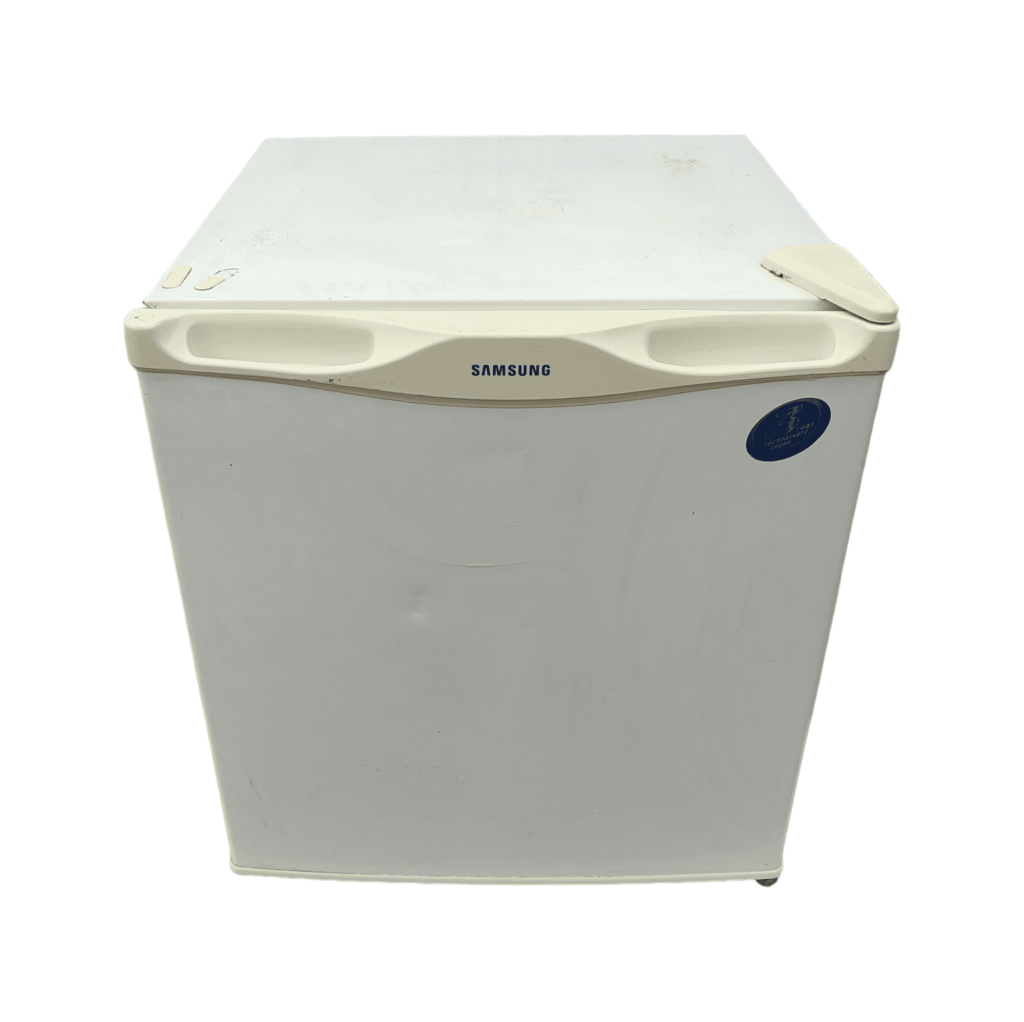 Шкаф холодильный барный Samsung SG06DCGWHN/XEK