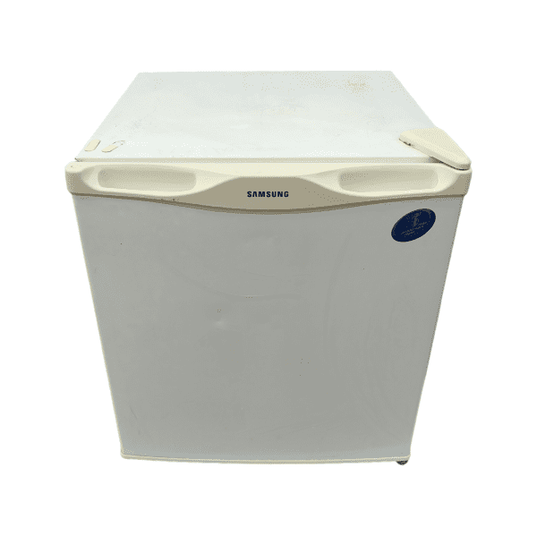 Купить Шкаф холодильный барный Samsung SG06DCGWHN/XEK