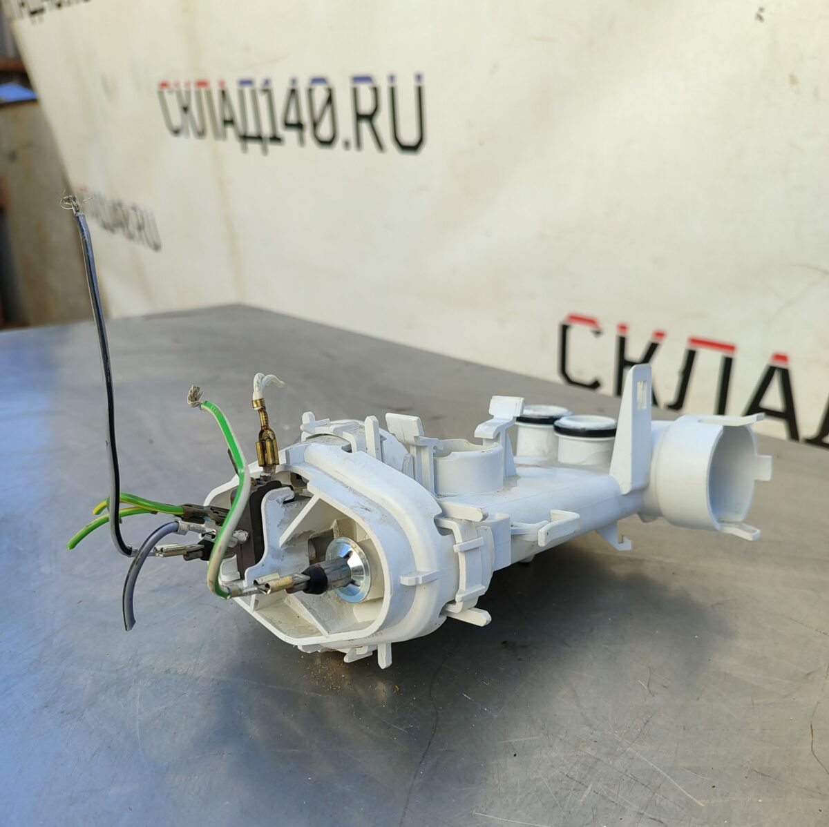 Купить Нагревательный элемент посудомоечной машины Bosch S10R1B номер детали 8.359003