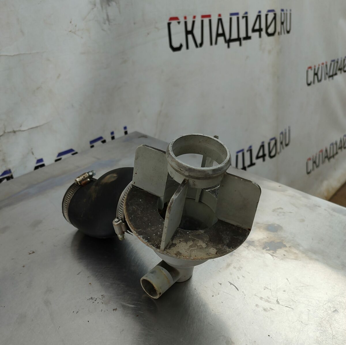 Купить Коллектор сливной в сборе с держателем для фильтра 500606 500615 Kromo Hood 110 DDE