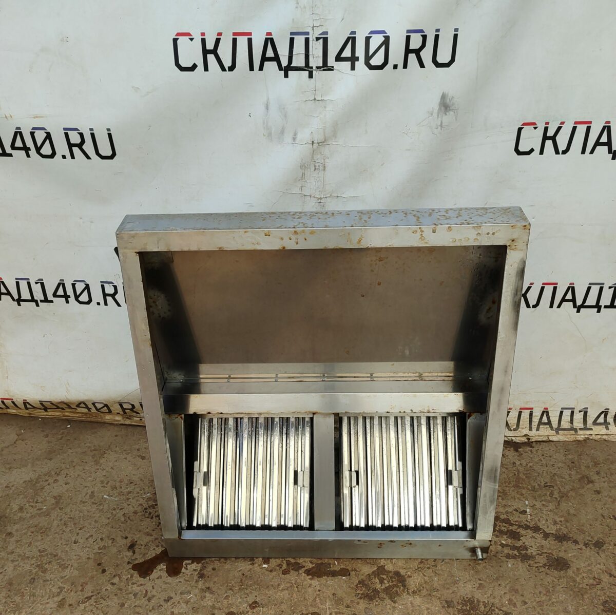 Купить Зонт вытяжной пристенный 100/100 высота 35/10 выход 20 нерж