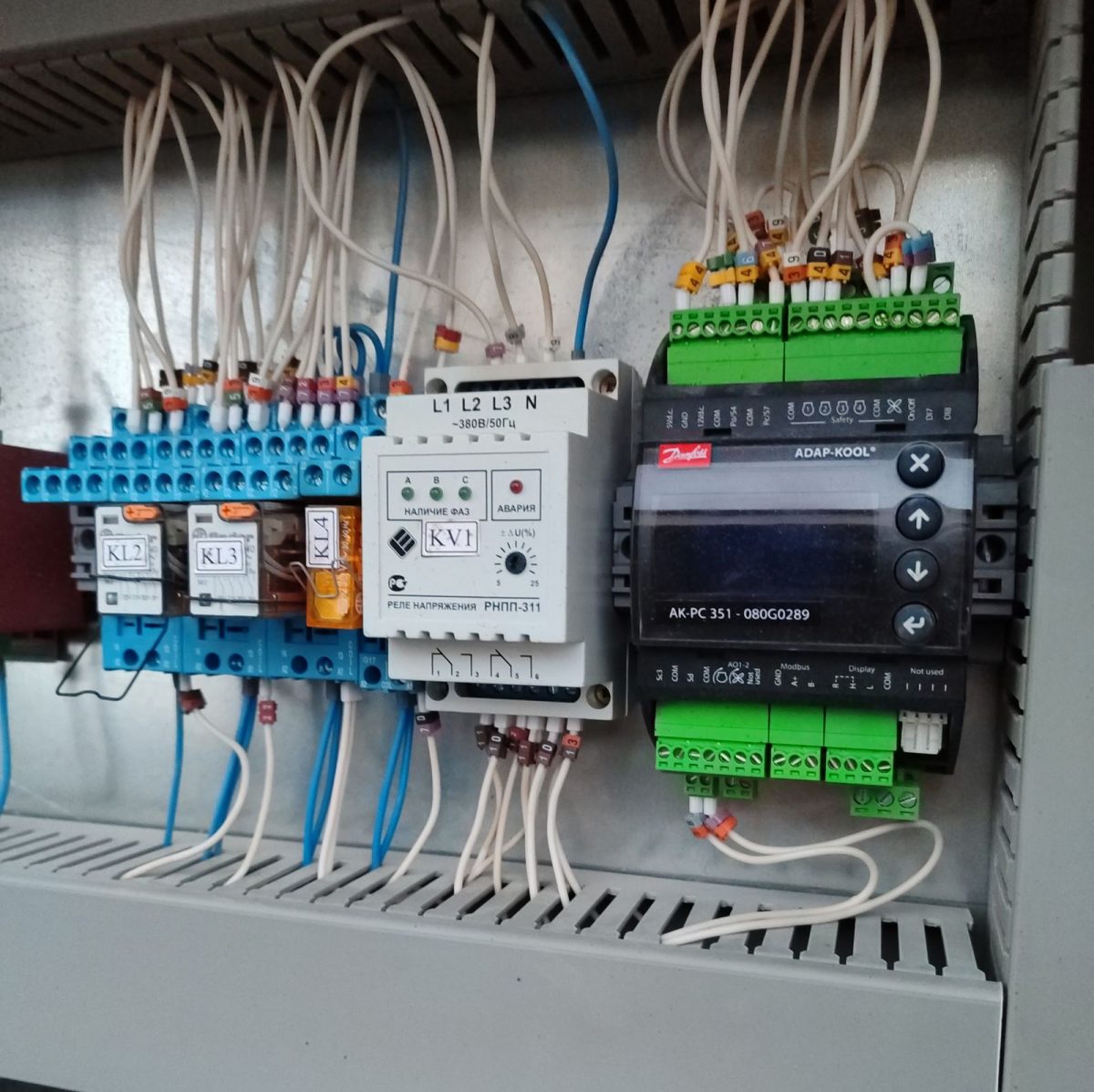 Купить Щит управления агрегата 2xZB38Y Danfoss AK-PC 351 65/86/26