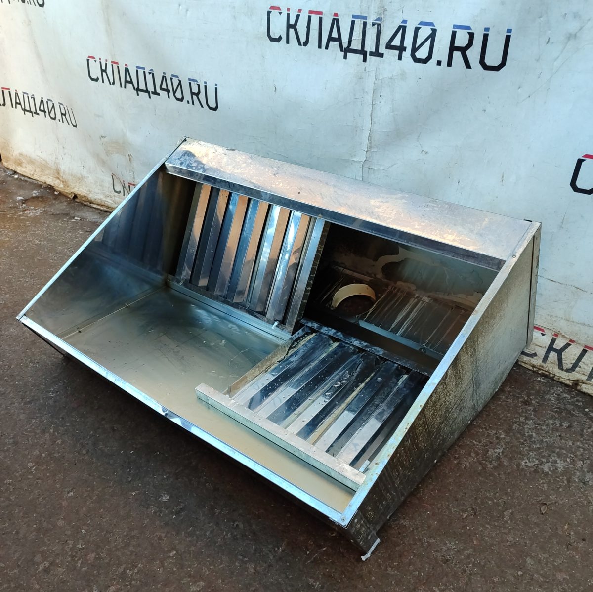 Купить Зонт вытяжной пристенный 120/80 высота 46/15 выход 14 нерж