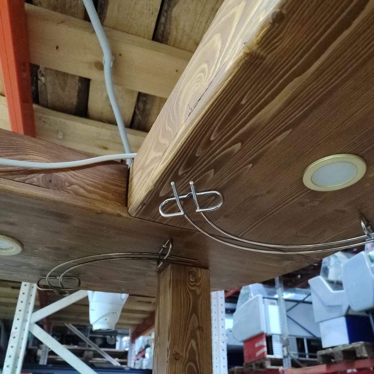 Купить Барная стойка 205/169/214 дерево массив с крышей