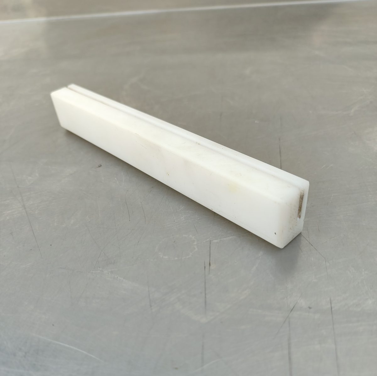 Купить Пластиковый рельс для тендерайзера Koneteollisuus Oy (KT) PK