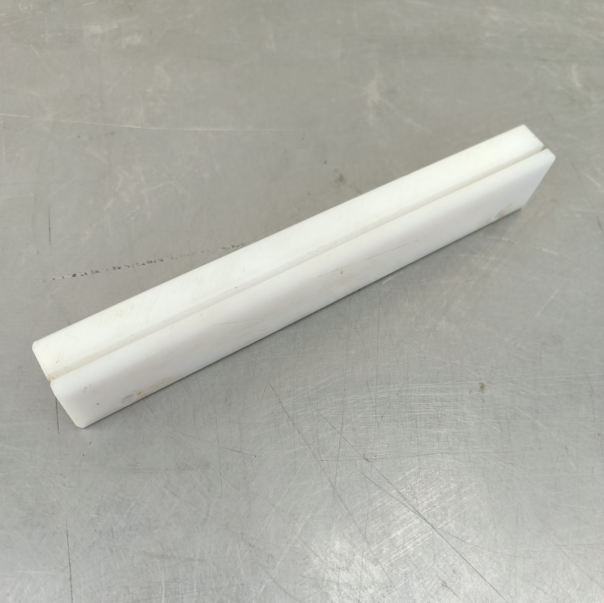 Купить Пластиковый рельс для тендерайзера Koneteollisuus Oy (KT) PK