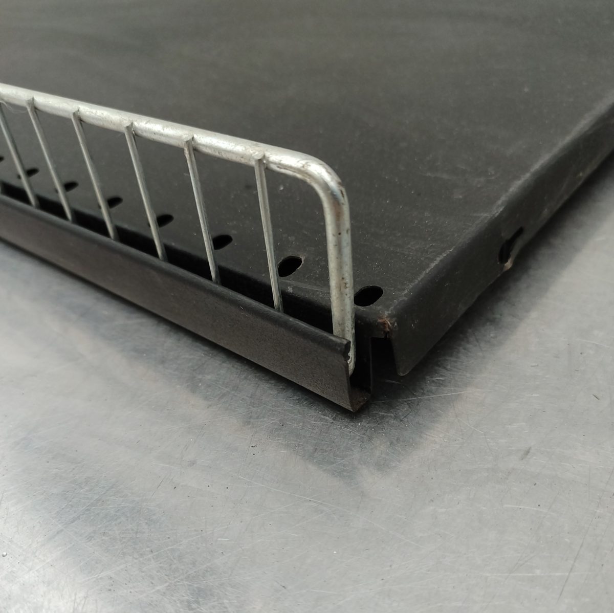 Купить Ограничитель полки Юнитрейд 985/60