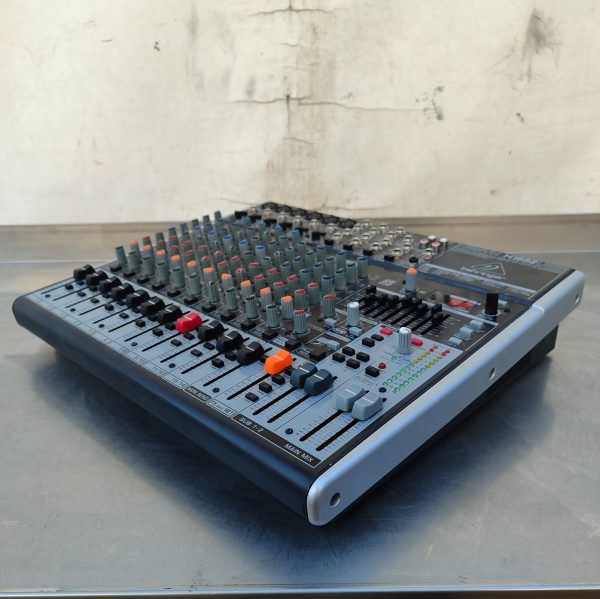 Купить Аналоговый микшер Behringer XENYX X1832USB