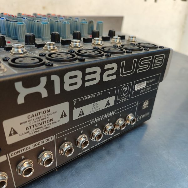 Купить Аналоговый микшер Behringer XENYX X1832USB
