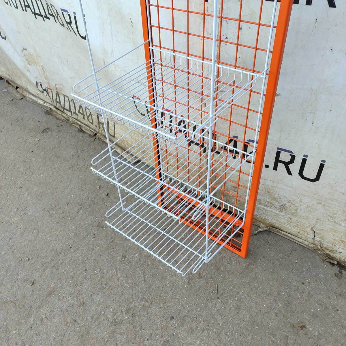 Купить Стойка прикассовая 42/32/190 бело-оранжевая 6 крючков 6 полок