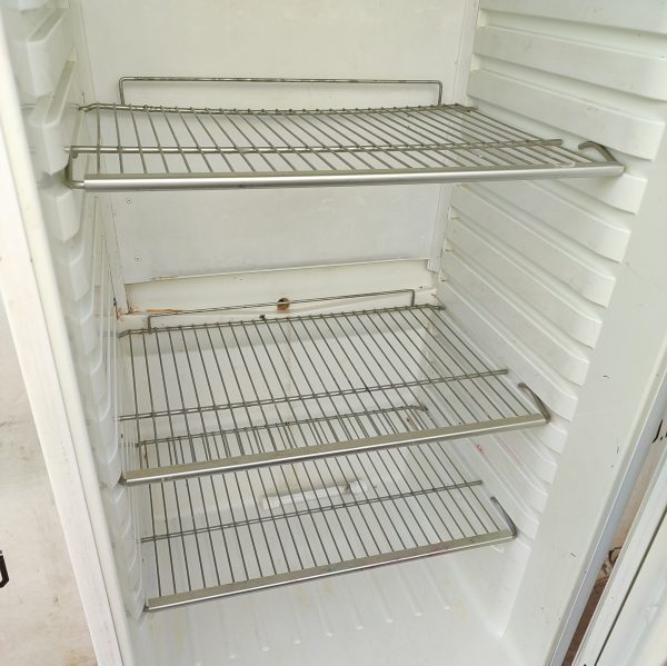Купить Холодильник бытовой Electrolux ER 9002 B