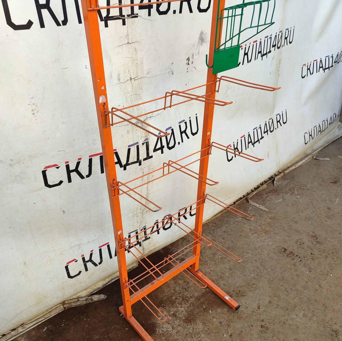 Купить Стойка прикассовая 45/45/200 оранжевая 21 крючок