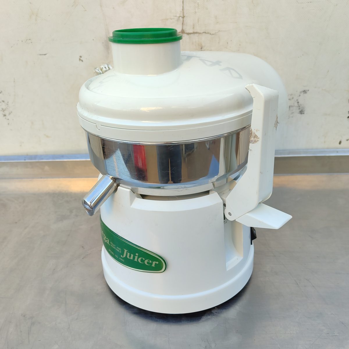 Купить Соковыжималка Omega Juicer 4000 (без контейнера для жмыха,сломан крепеж)