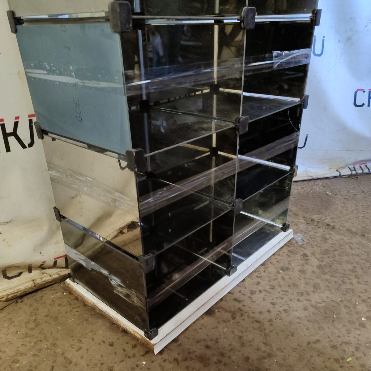 Купить Витрина стеклянные кубы 85/43/140 10 ячеек