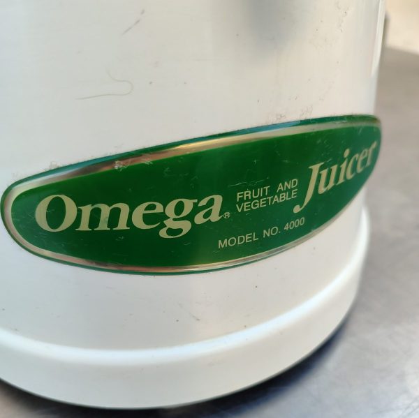 Купить Соковыжималка Omega Juicer 4000 (без контейнера для жмыха,сломан крепеж)
