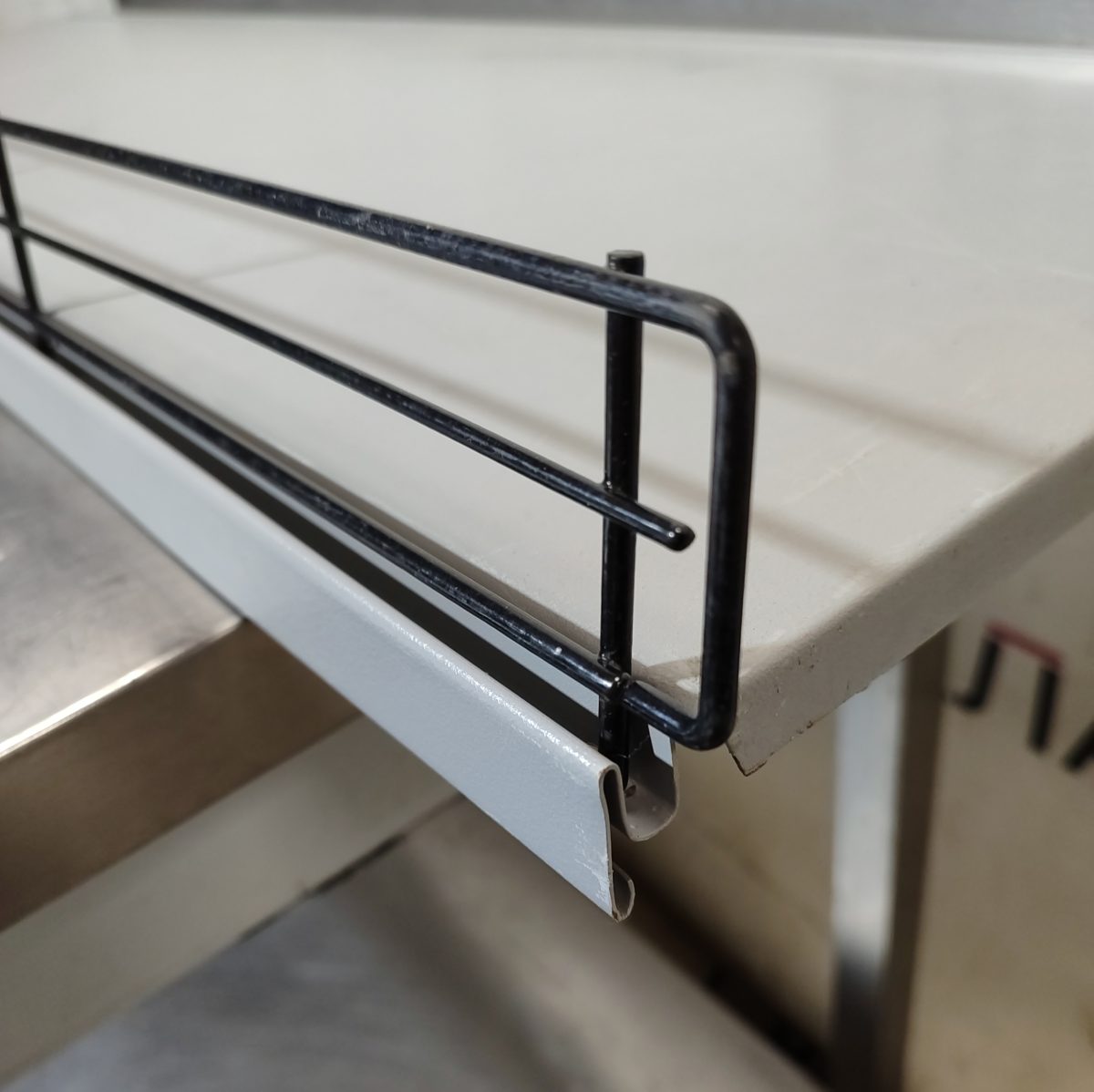 Купить Ограничитель полки Граф 980/в70/50