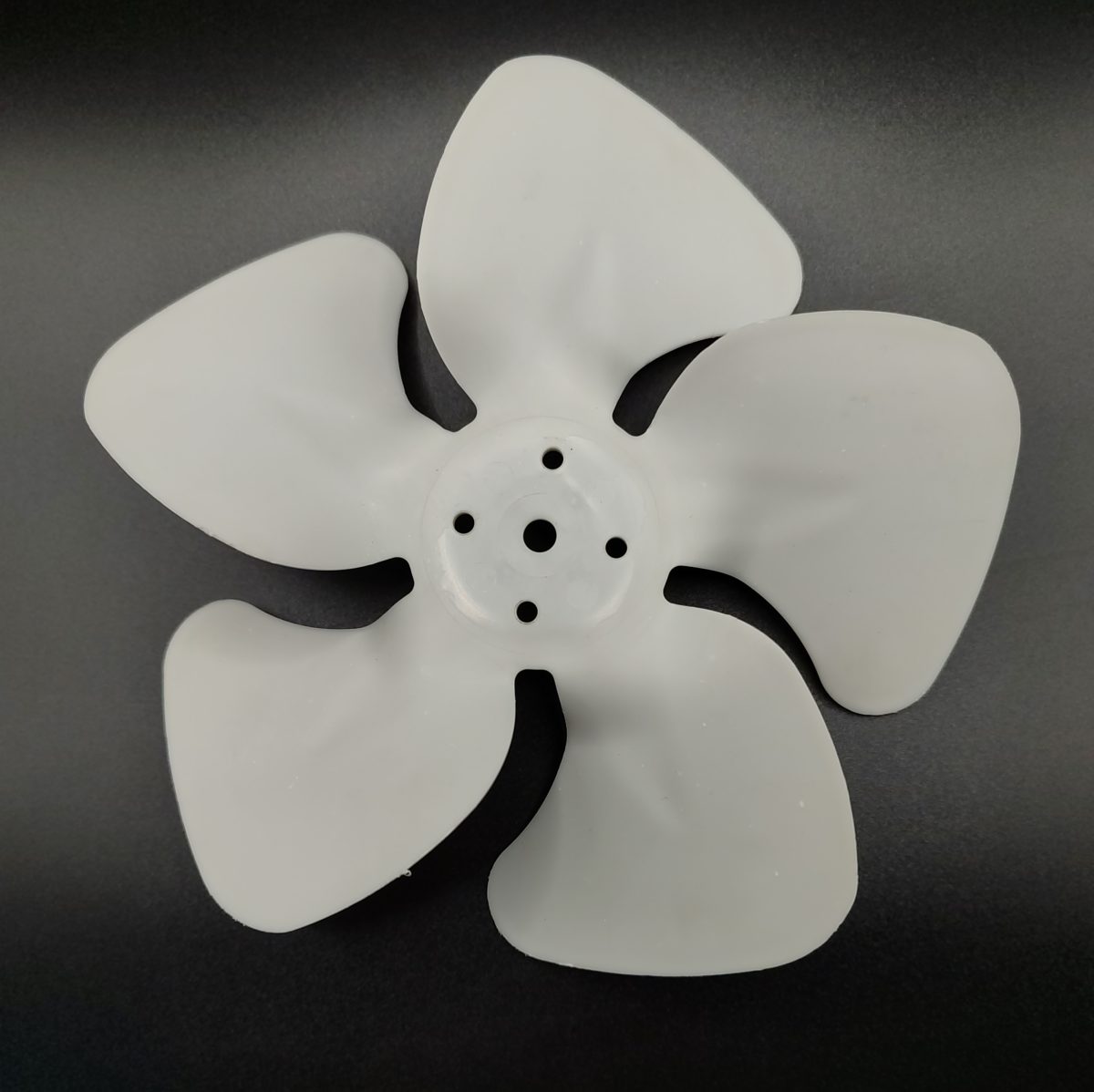 Купить Осевая крыльчатка Elco д154у28 пластик