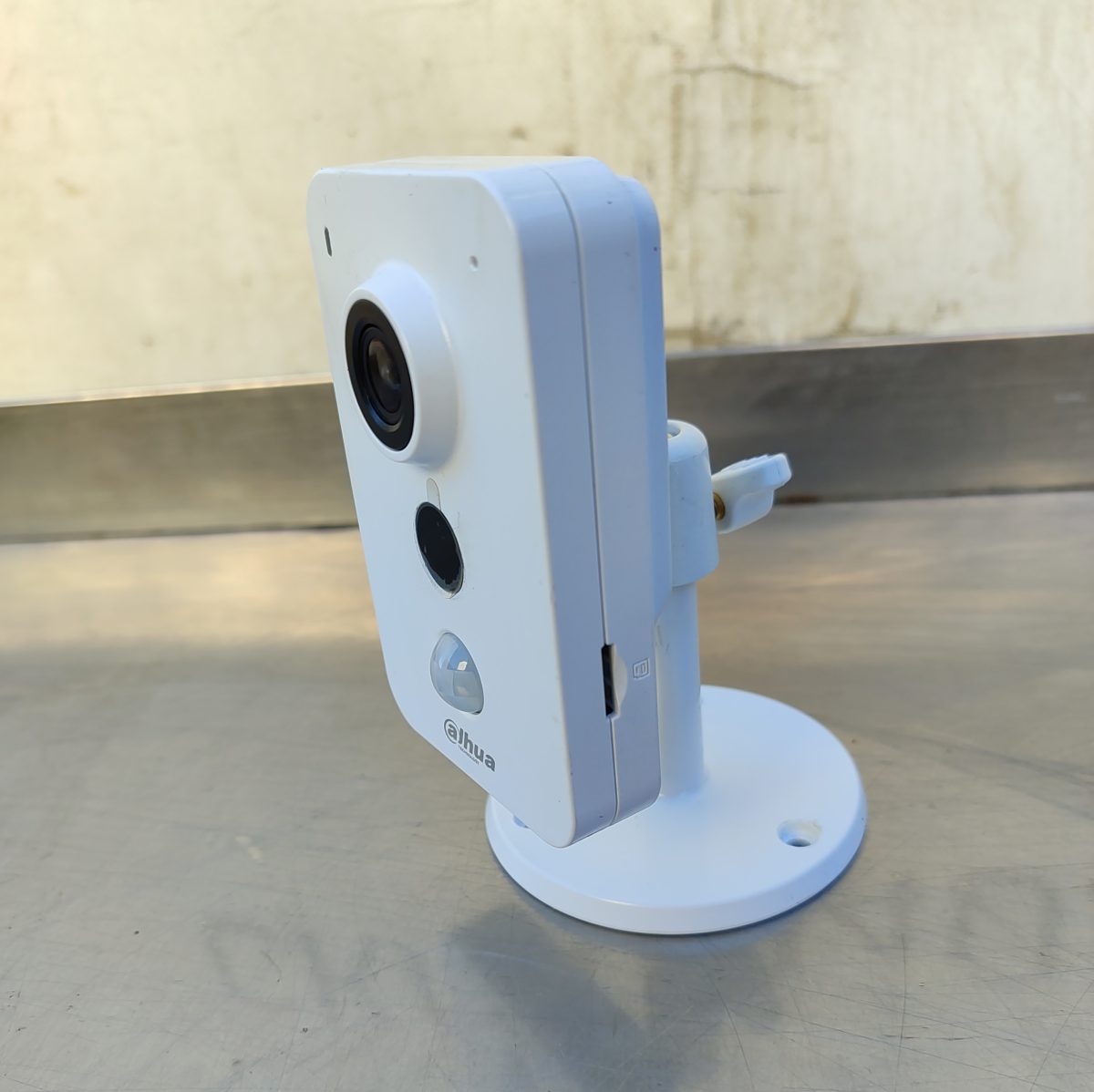 Купить Компактная IP-видеокамера с wi-fi Dahua DH-IPC-K42LB