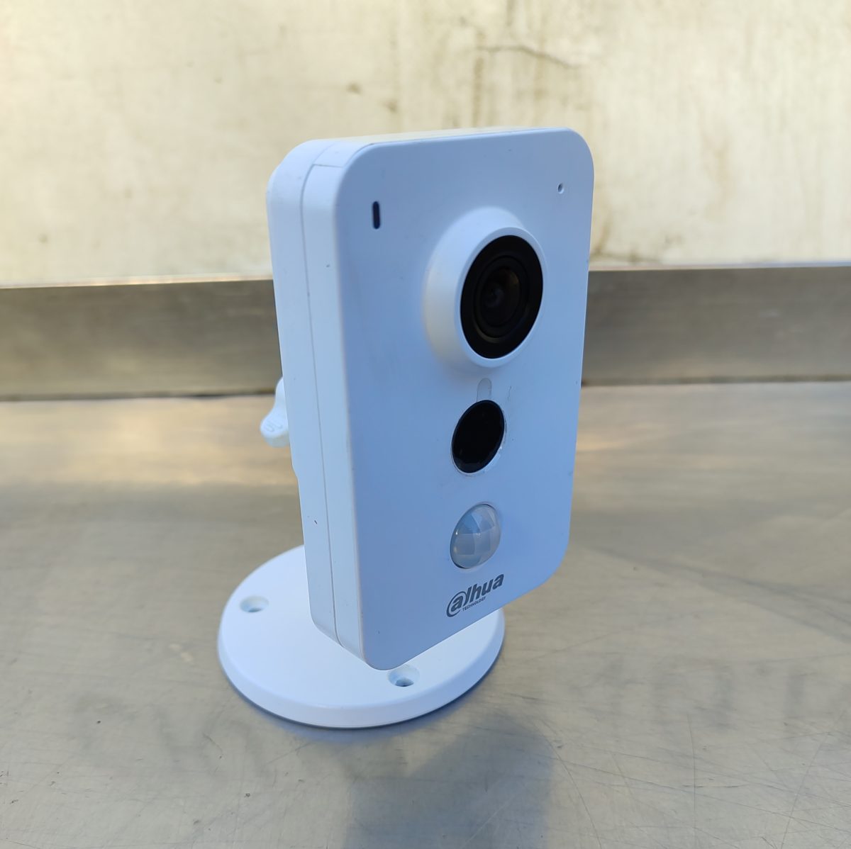 Купить Компактная IP-видеокамера с wi-fi Dahua DH-IPC-K42LB