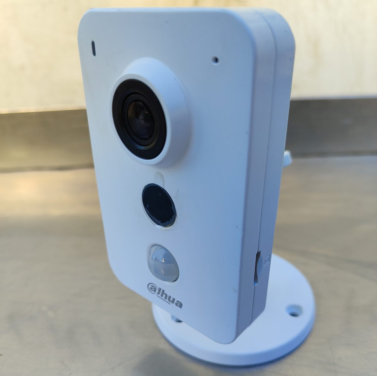 Купить Компактная IP-видеокамера с wi-fi Dahua DH-IPC-K42LB