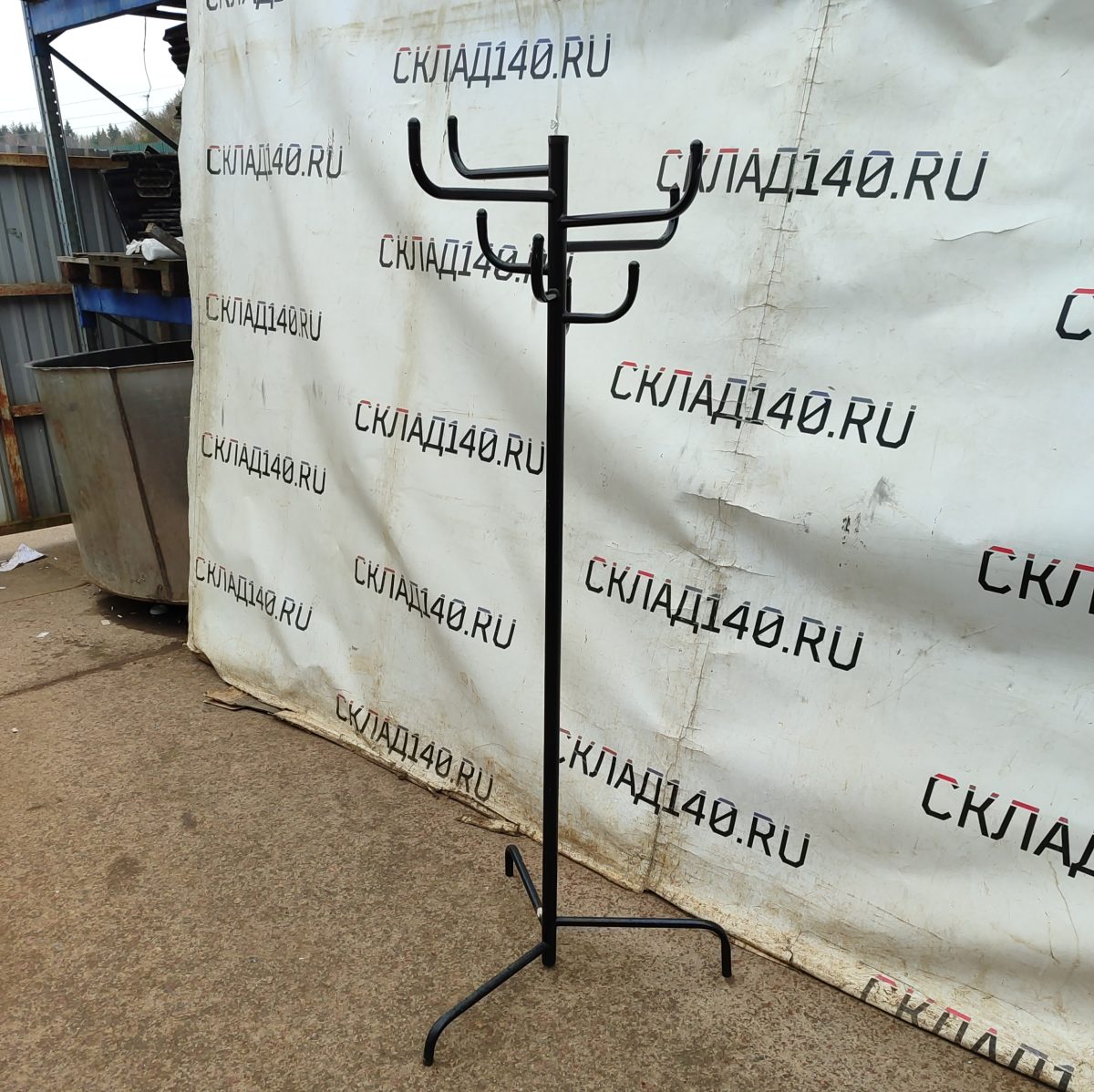 Купить Вешалка черная сталь д68в176