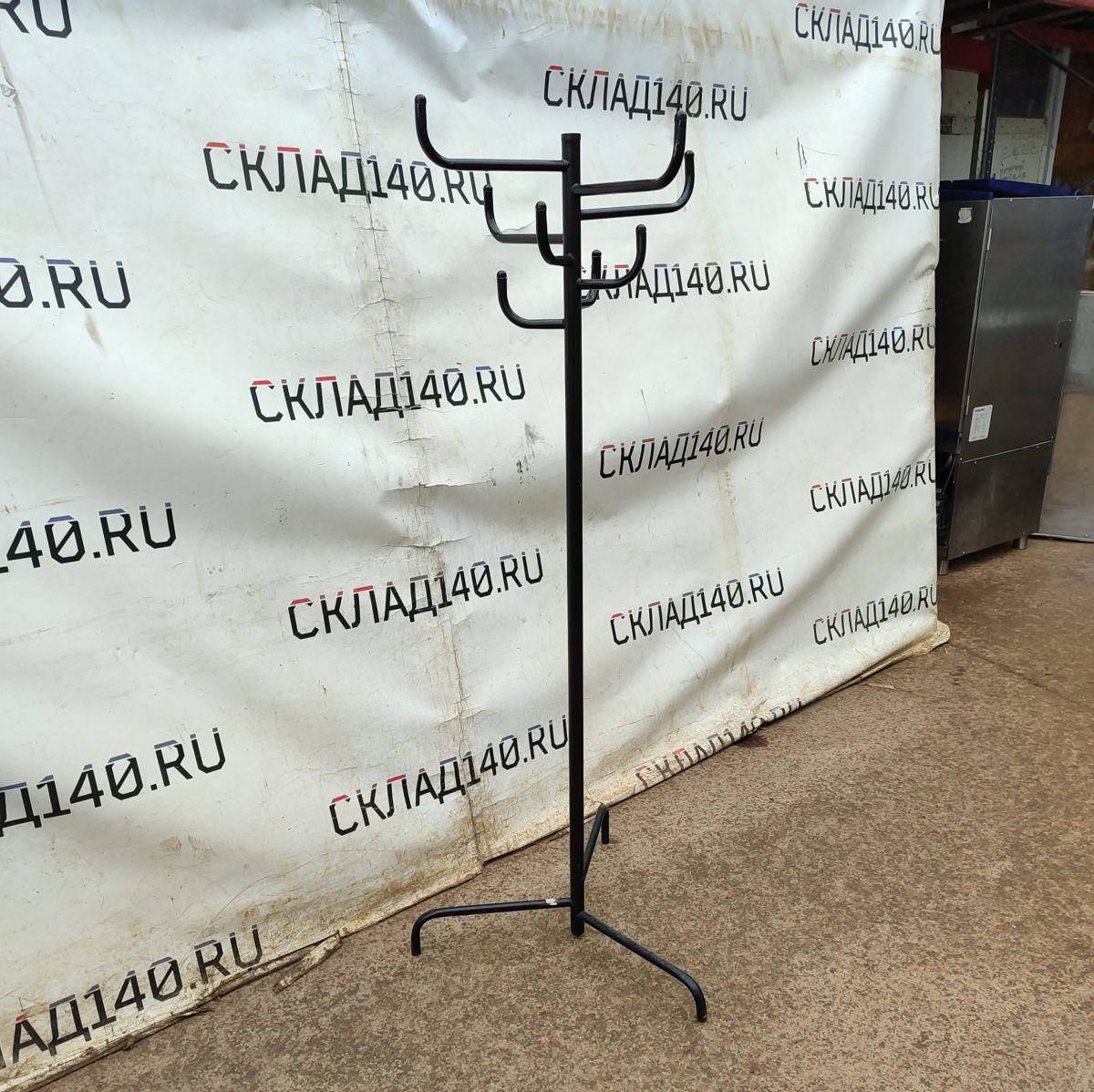 Купить Вешалка черная сталь д68в176