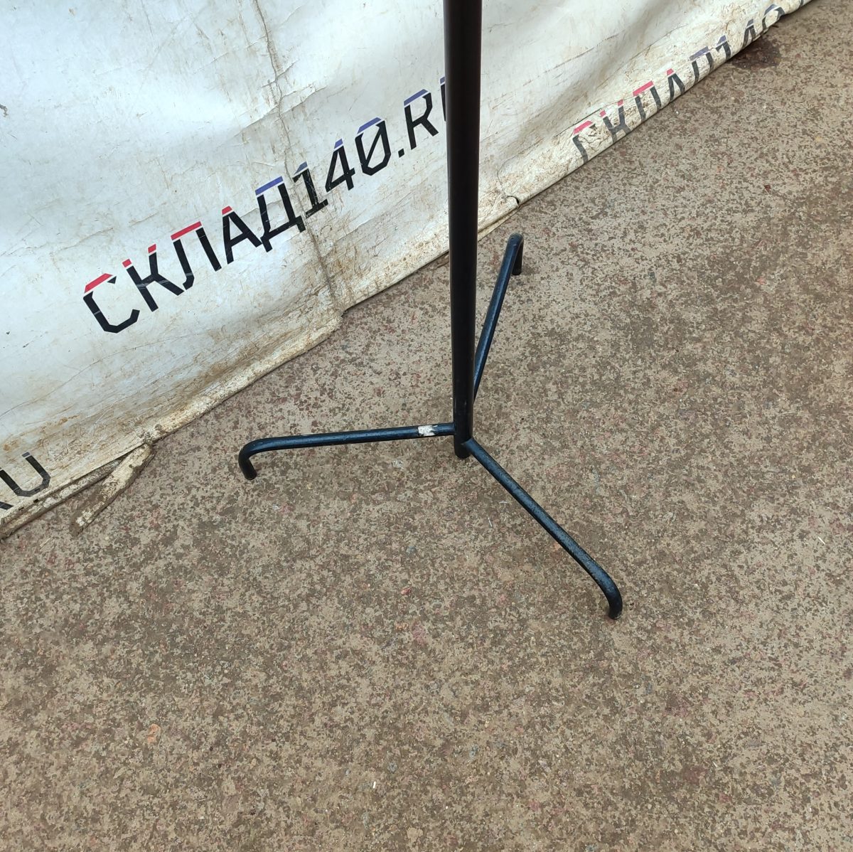 Купить Вешалка черная сталь д68в176