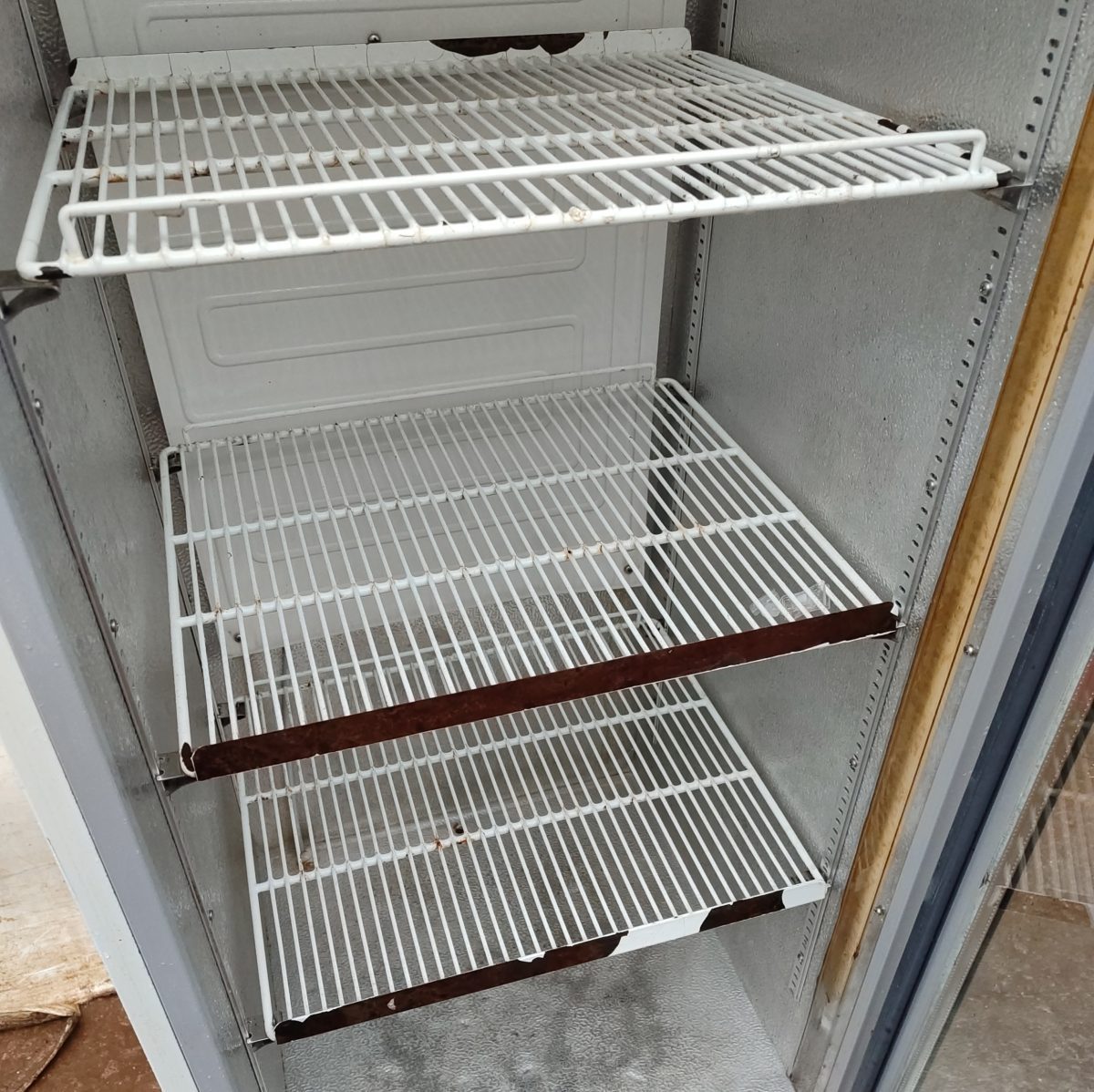 Купить Шкаф холодильный Caravell 390