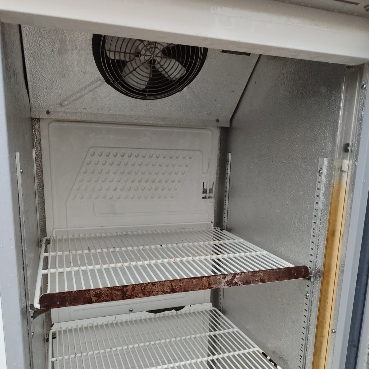 Купить Шкаф холодильный Caravell 390