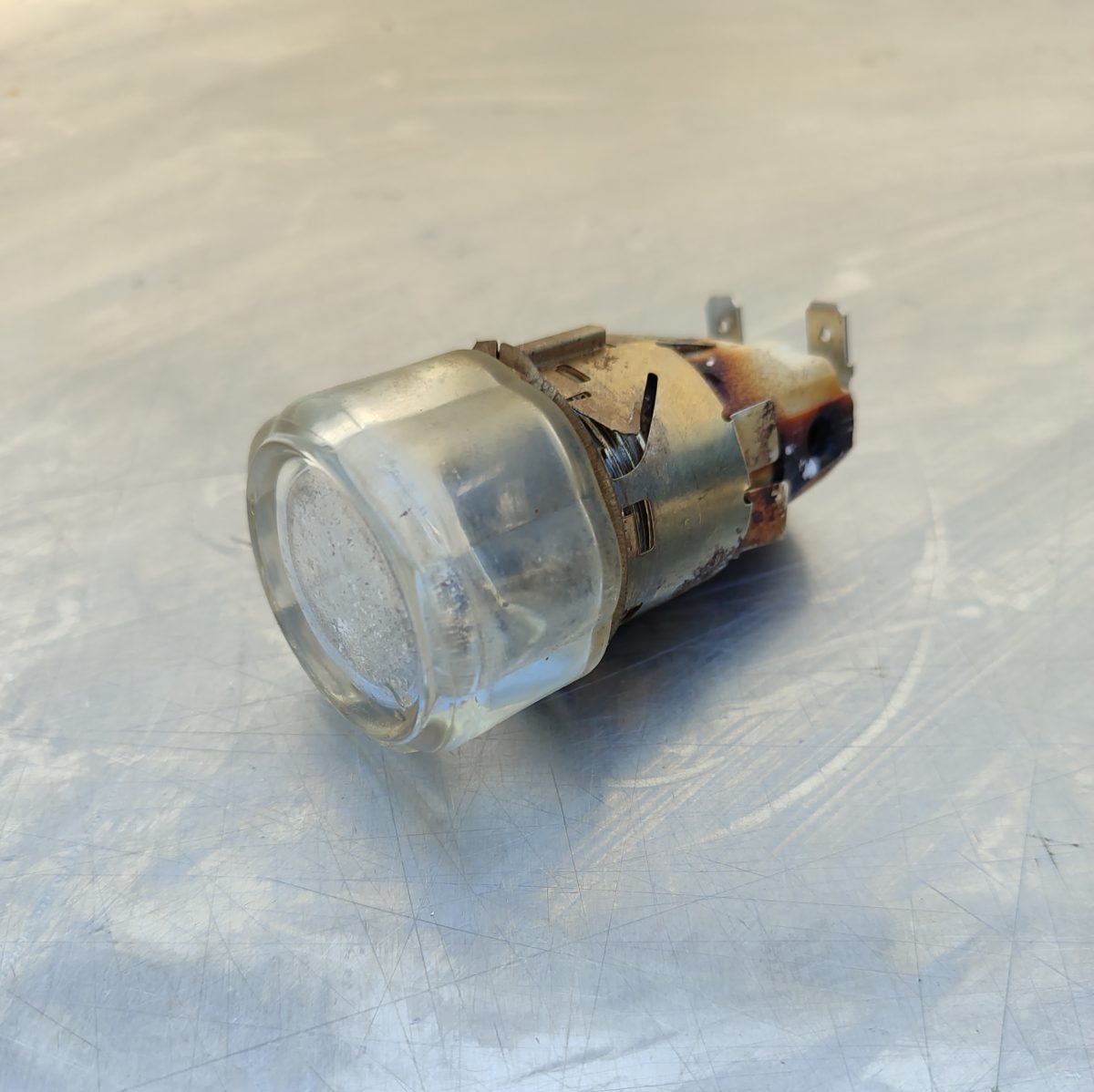 Купить Лампа в сборе внутренняя Bosch HBN210E0