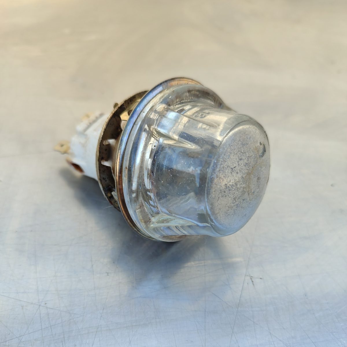 Купить Лампа в сборе внутренняя Indesit IFW 3534 H IX