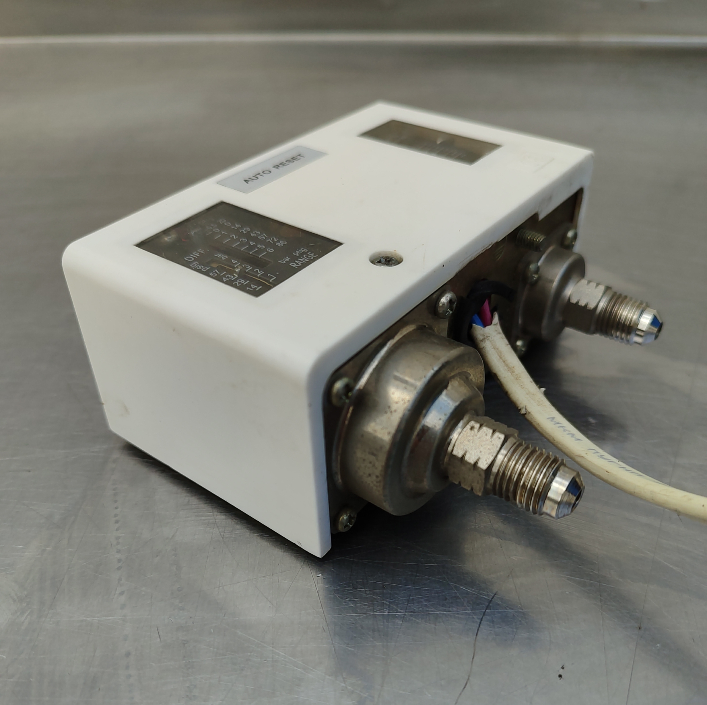 Купить Реле давления сдвоенное HLP-830